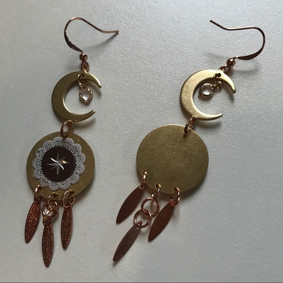 Handmade Moon and Star Catcher Earrings - Picture 5 of 6